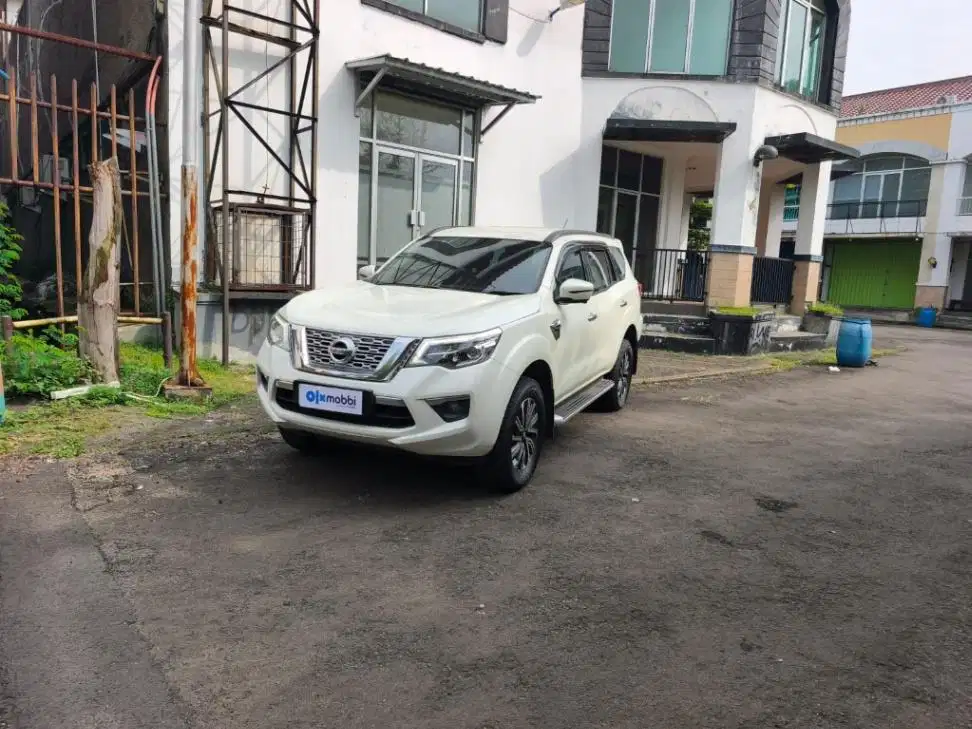 Pajak Panjang - Nissan Terra 2.5 4x2 VL Solar-AT 2018 Putih