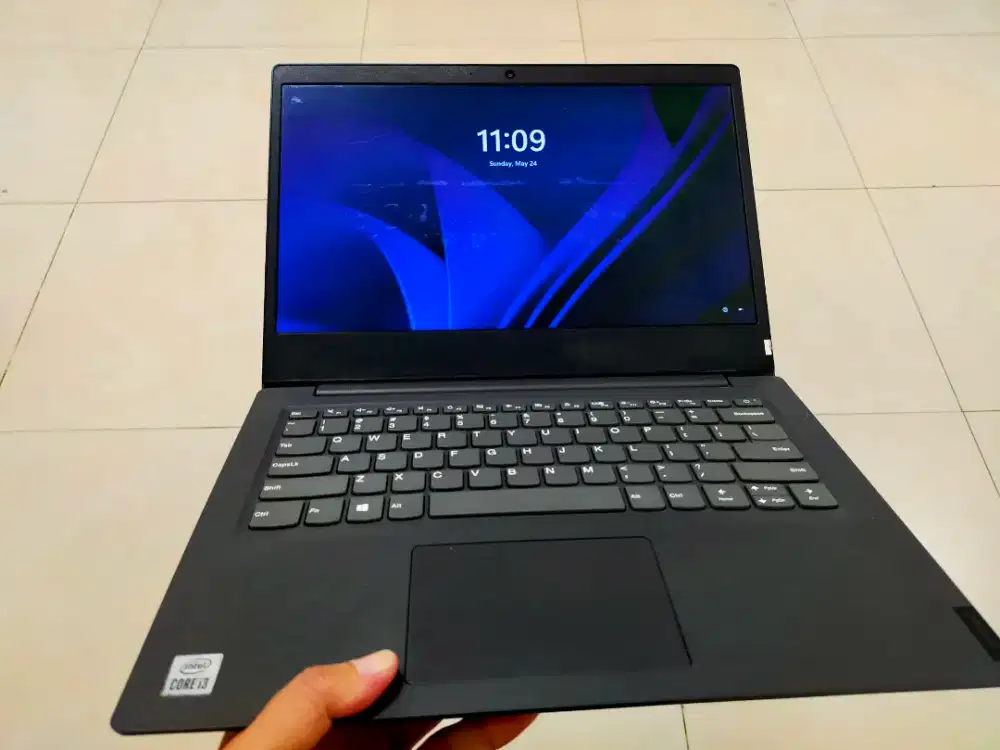 Dijual laptop Lenovo Ideapad Intel i3 gen 10 ram 8GB DDR4 SSD 512GB