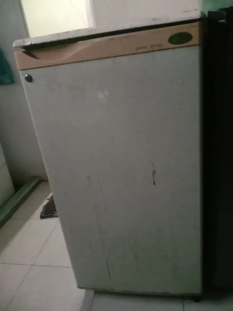 Jual Kulkas bekas merk Sanyo