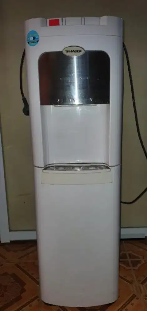 Dispenser merek sharp