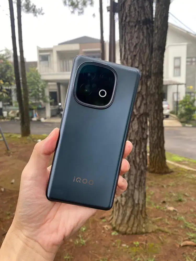 Vivo iQOO NEO 10 Hitam RAM 16GB 512GB Resmi Batangan