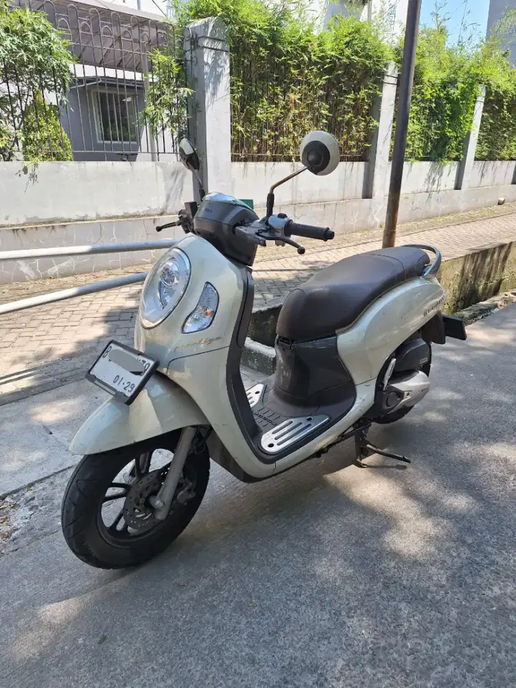 Honda scoopy prestige thn 2023 grees km low
