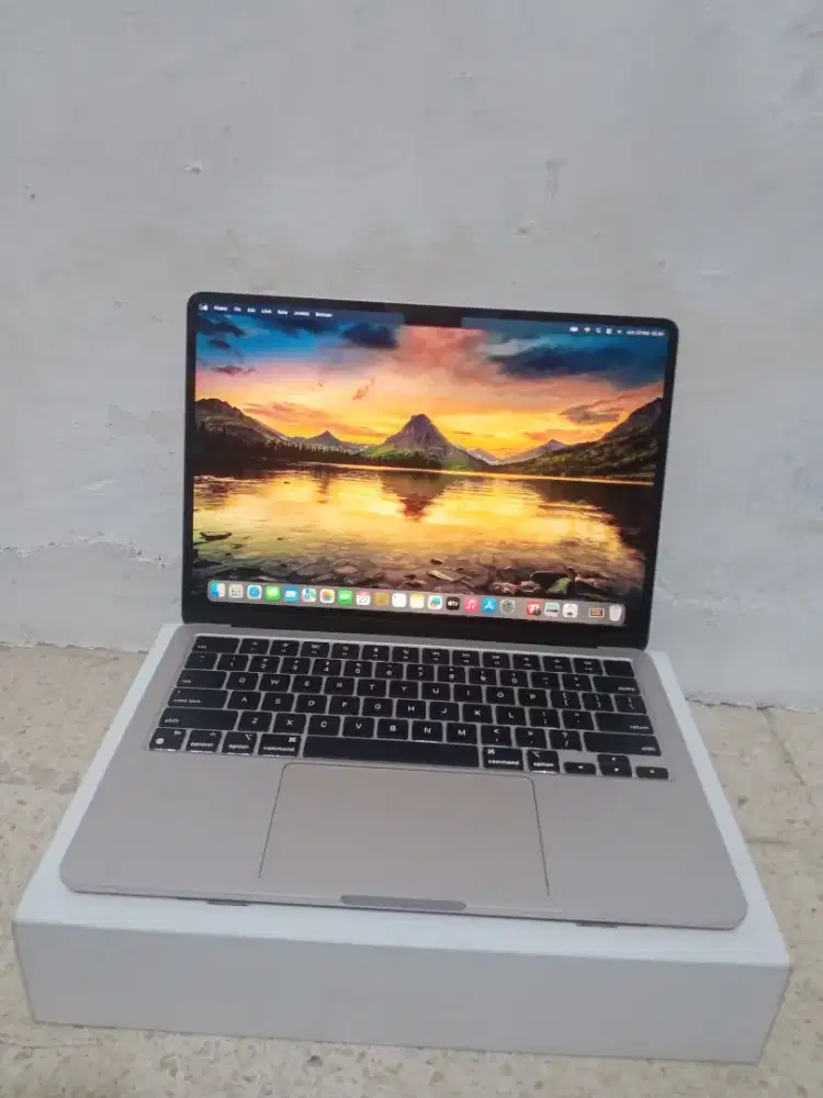 Ready MacBook Air M2 liquid retina 2022 ram 8 ssd 256 fullset