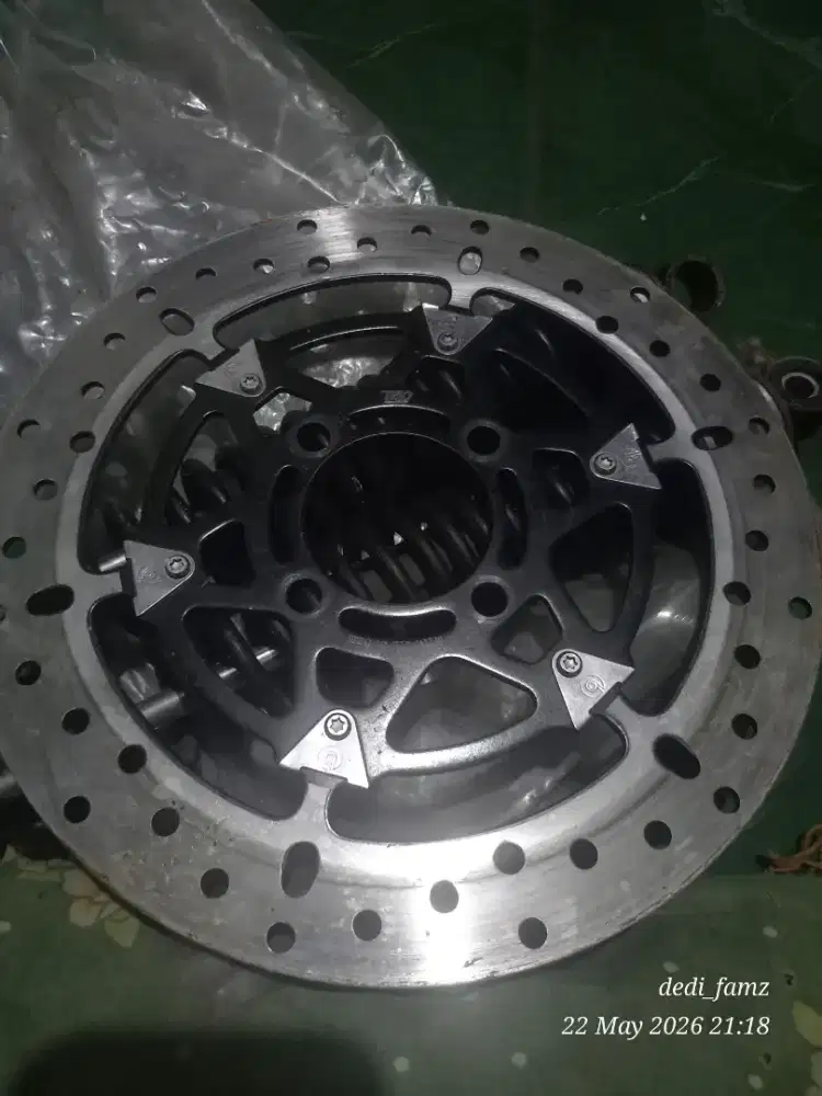 Piringan cakram honda  beat vario 4 lubang
