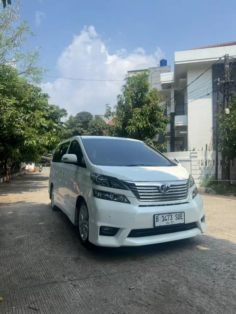 Toyota vellfire 2011