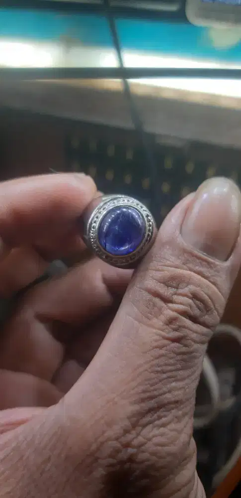 Natural blue sapphire esti 6 crt up NH