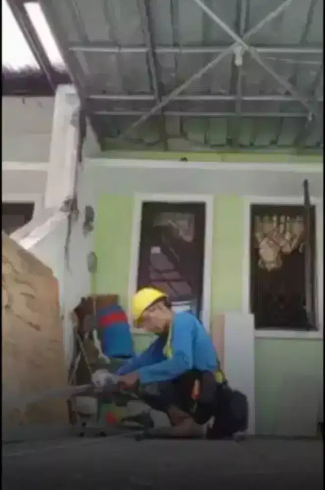 Jasa tukang bangunan harian maupun borongan