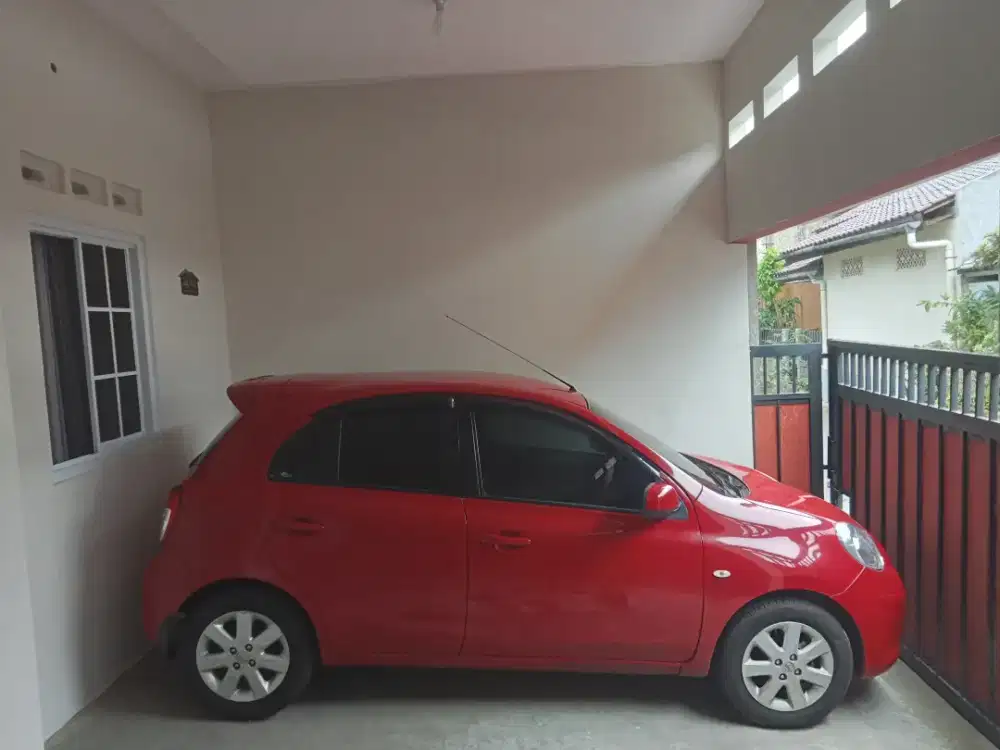 Dijual Mobil Nissan March Tahun 2011 Matic Tipe L
