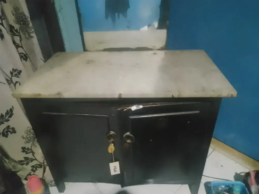 Meja Rias Marmer