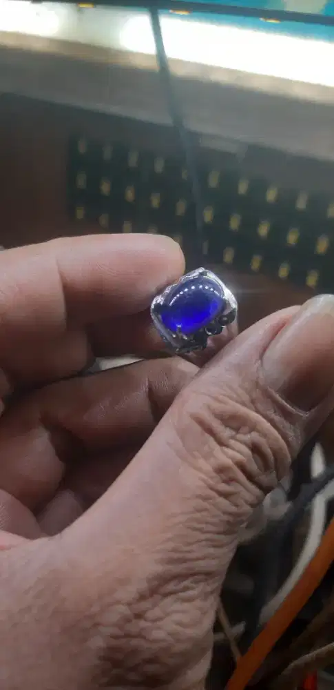 Natural blue sapphire royal esti 7 crt up ring monel