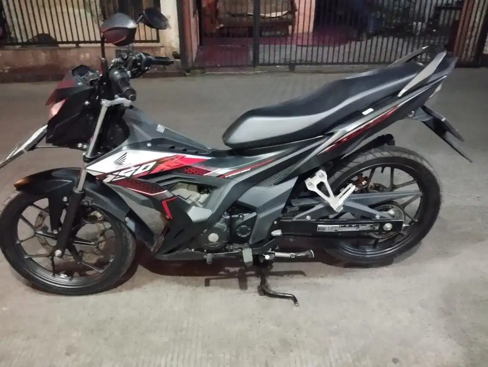 Honda sonic 1 tangan dari baru
