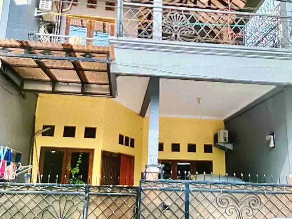 Rumah Secondary Kokoh dan Terawat Lokasi Tengah Kota Bekasi