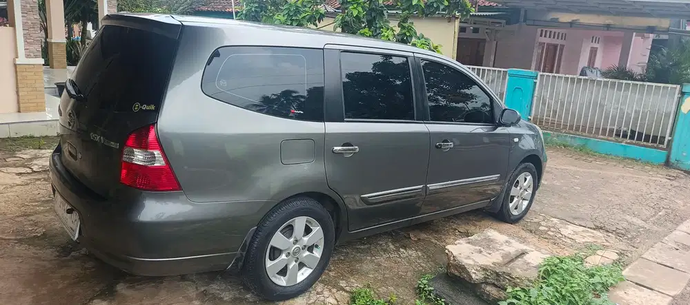 Nissan Grand livina 2010 Bensin