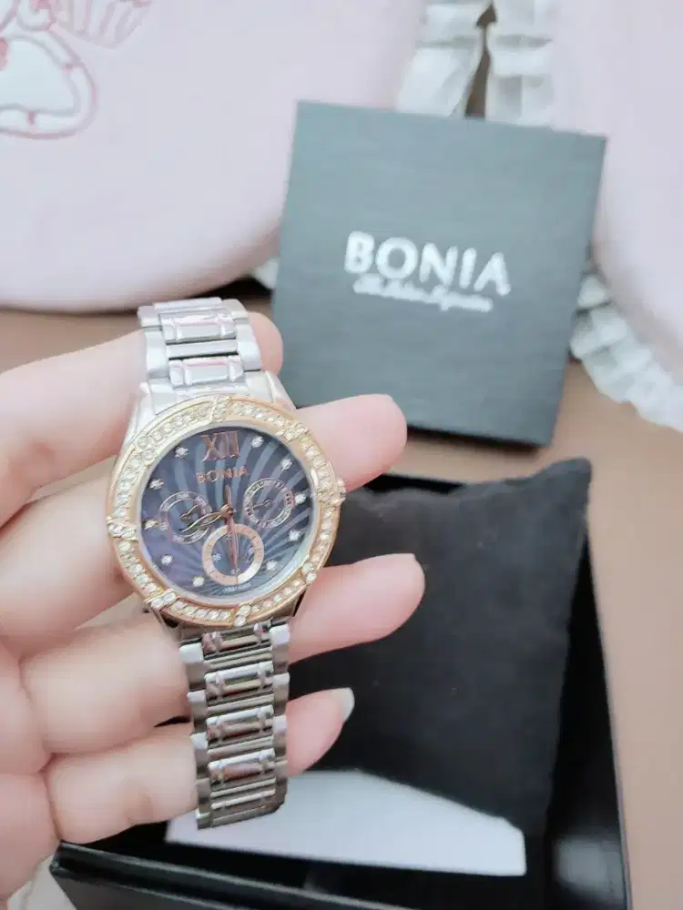 Jam BONIA WANITA