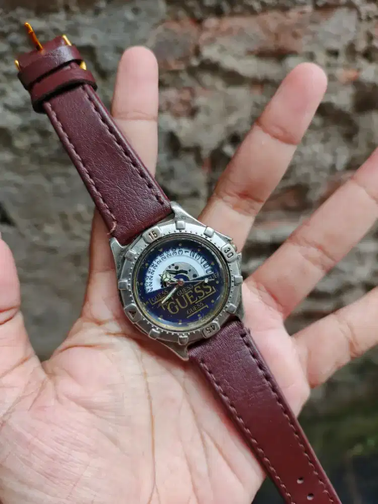 Jual jam tangan Guess Vintage
