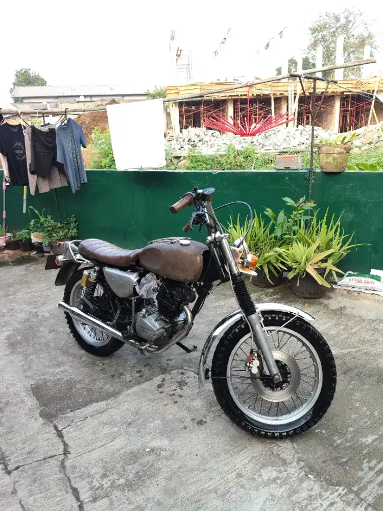 Motor Custom British Basic Honda GL Pro 145 tahun 1994