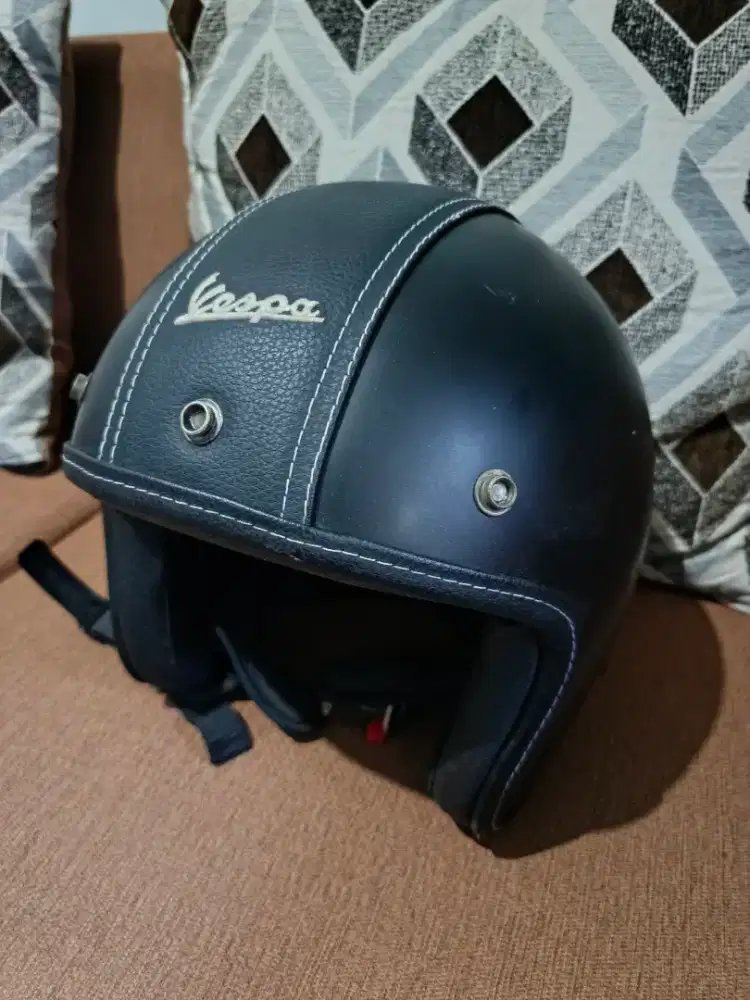Helm vespa ori ukuran xl second like new