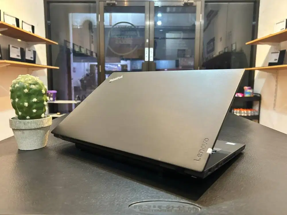 LENOVO THINKPAD T470//CORE I7-6600U//RAM 8 GB