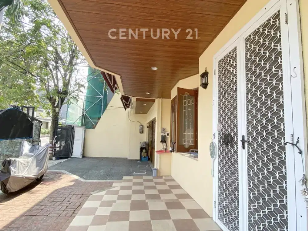 Rumah Hoek 2 Lantai Pluit Karang Depan Taman