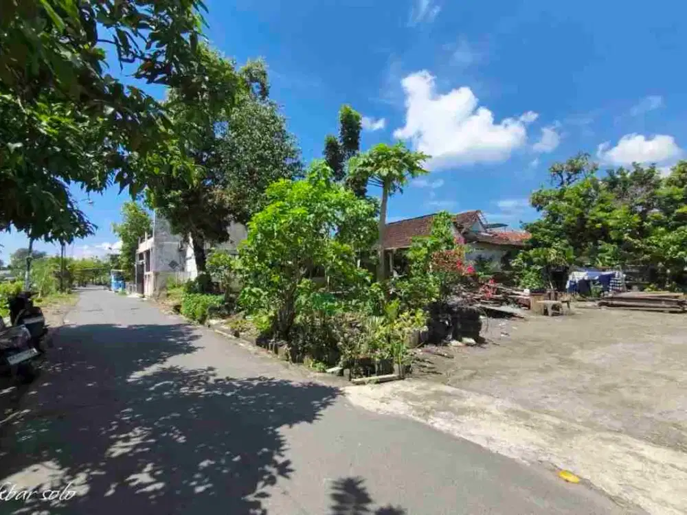 tanah barat kampus ums