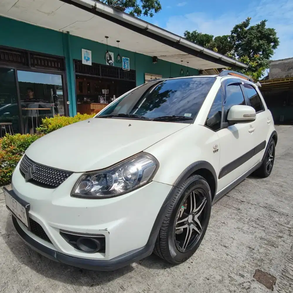 Suzuki SX4 X-Over RC 1 M/T Rare Istimewa