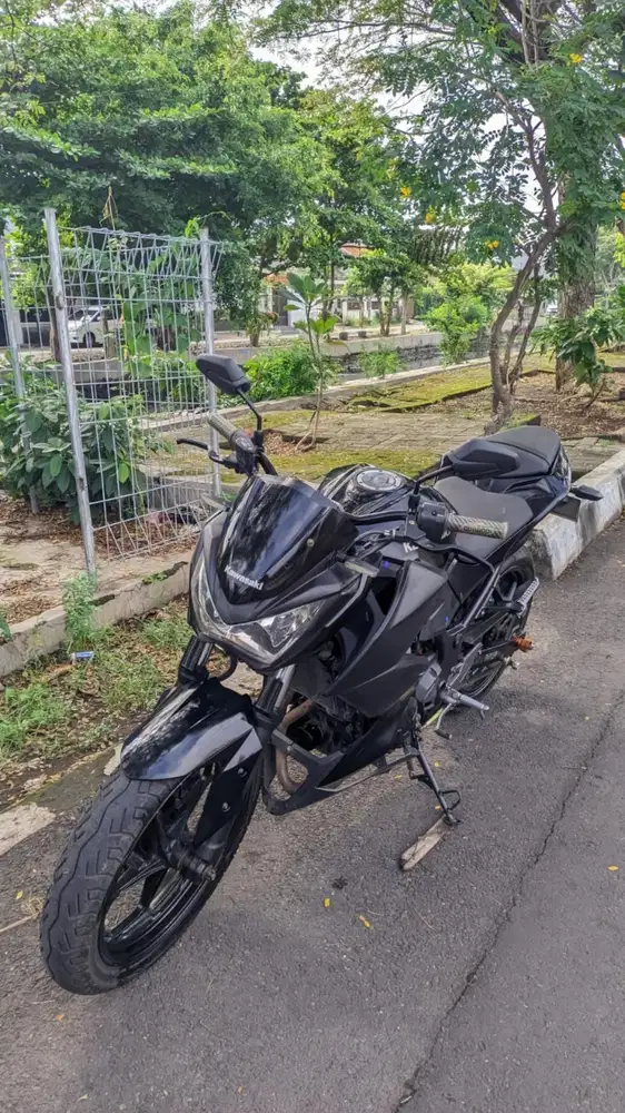 Ninja Z 250 Fi 2013 Hitam AD Solo