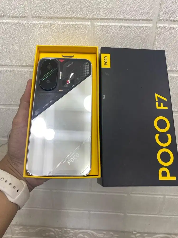 Poco F7 12/512 silver