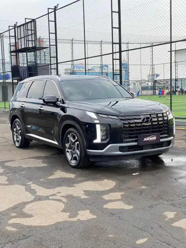 Hyundai Palisade Signature 2.2D Black on Burgundy