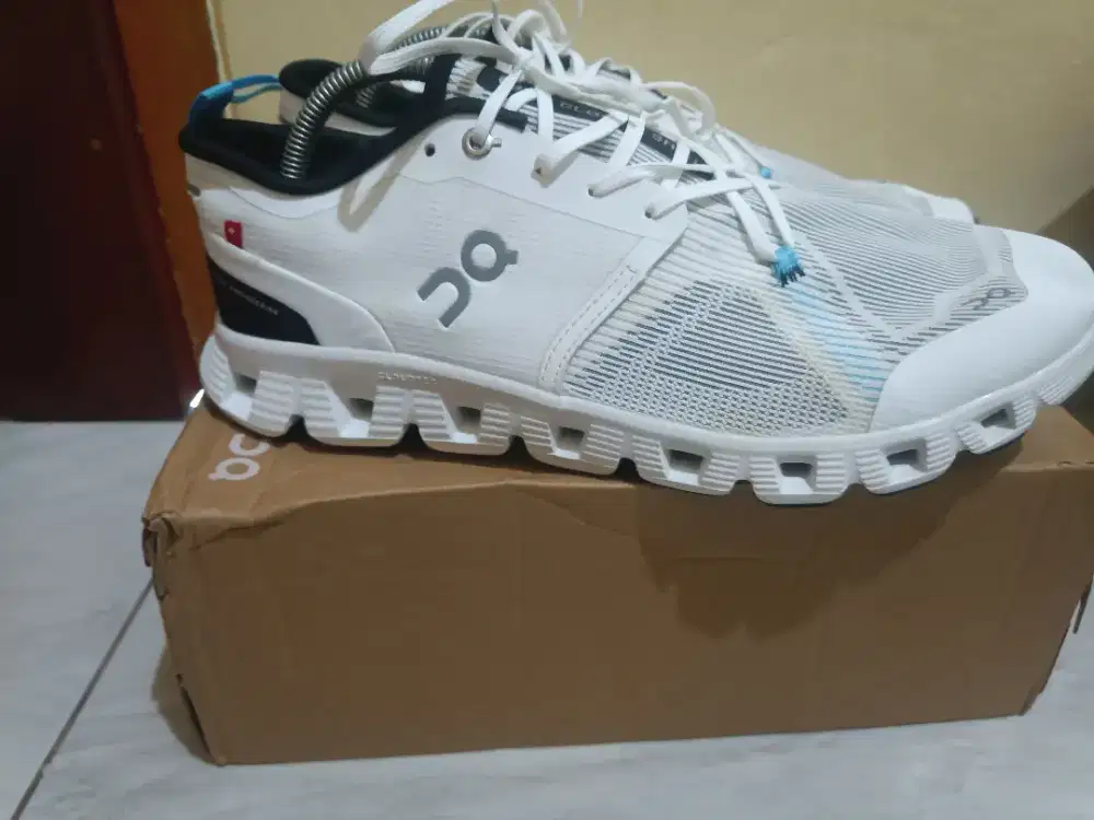On Cloud X White