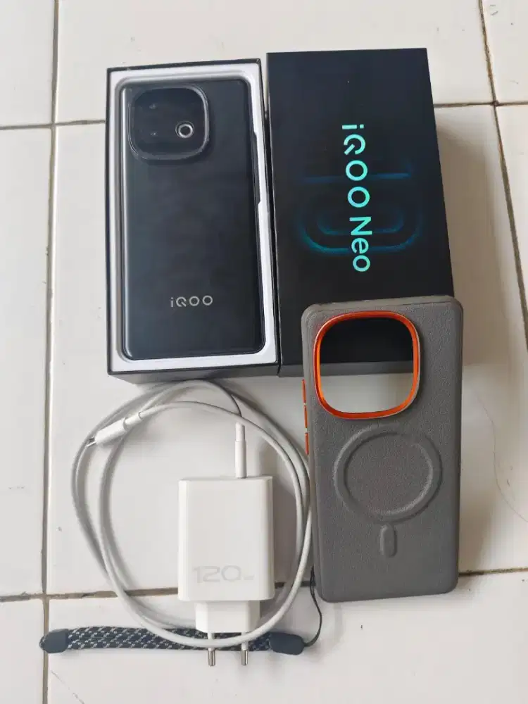 IQOO Neo 10 - Like New