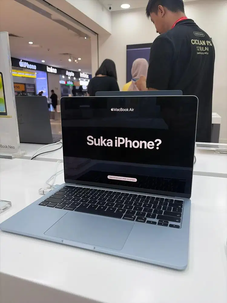 Macbook air M5 16/512