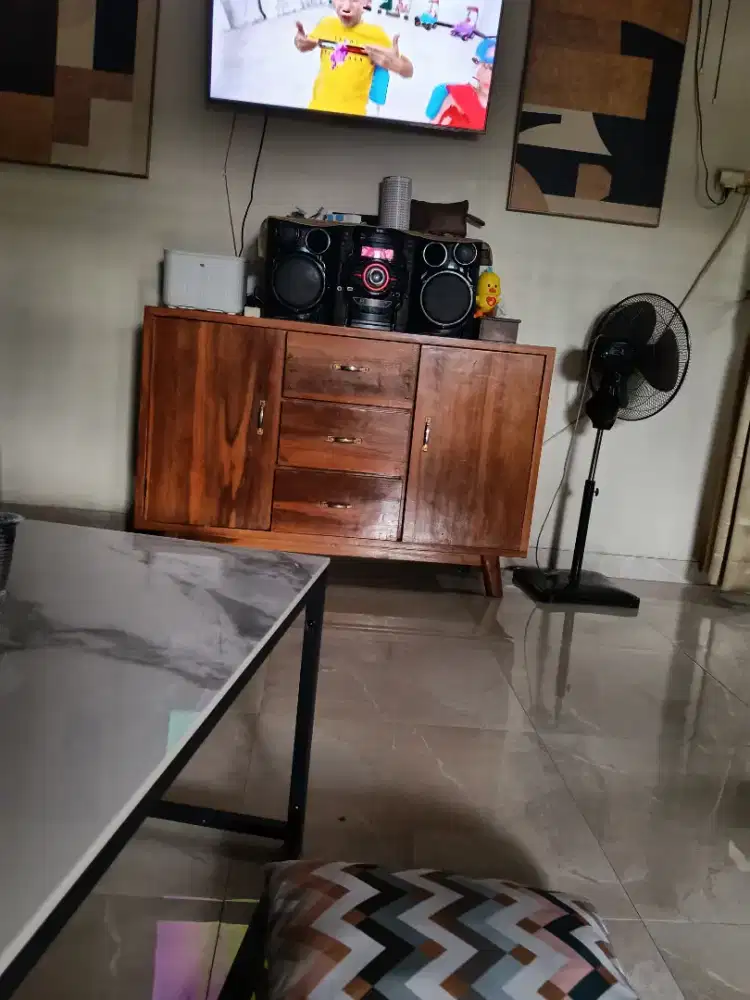 Meja tv jati bekas butuh uang