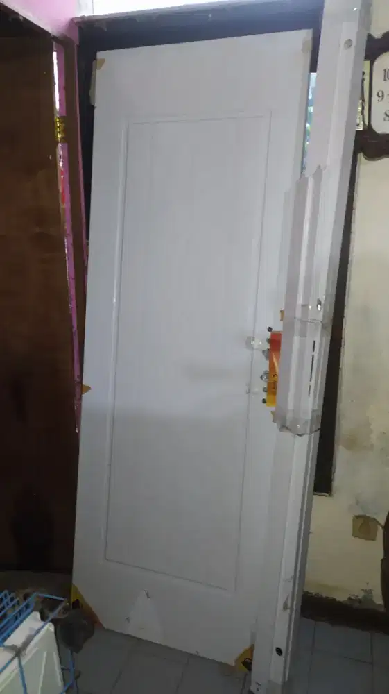 1 Set Kusen dan Pintu Fortress Baja Ringan dan Perlengkapannya