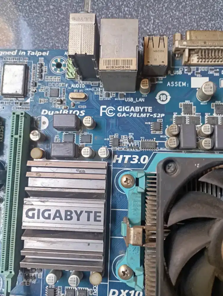 Motherboard mobo gigabyte + prosesor FX