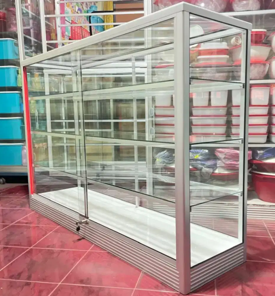 Etalase Toko 
Panjang 1,5m x  1m