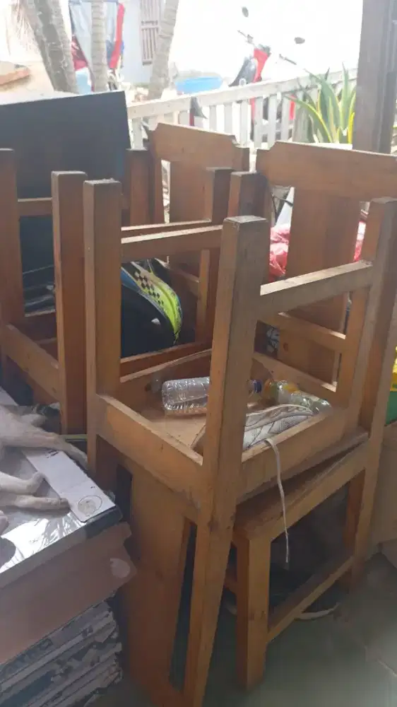 Bangku kayu 4 buah