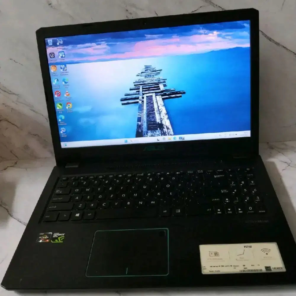 Asus Vivobook X570ZD AMD ryzen 5 2500u 8/256 SSD, VGA GTX 1050