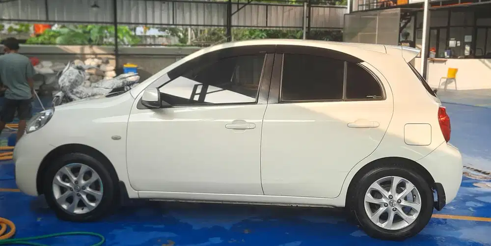 Nissan March 2015 Bensin