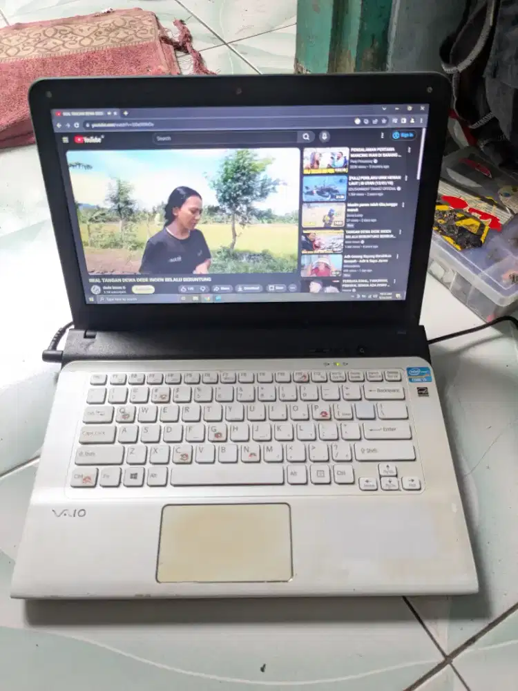 Laptop Sony Vaio SVE14126CVW Core I5 Ram 4 Minus Batre Sambil Cas Aja