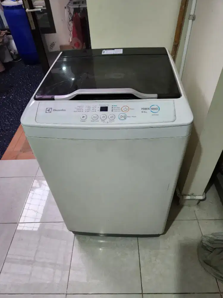 Dijual mesin cuci Electrolux EWT854XW kondisi rusak