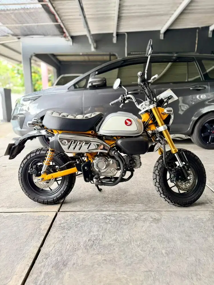 Honda monkey 125 yellow 2023 / 2024