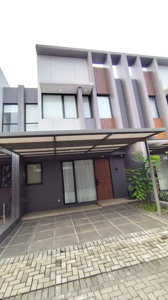 Disewakan Rumah Grand Wisata Cluster Tanamas Bekasi