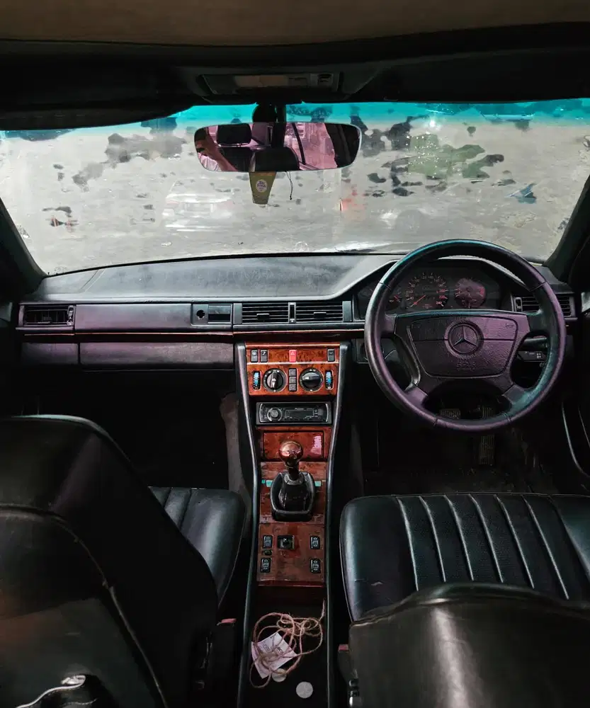 Mercedes-Benz E300 1991 Bensin