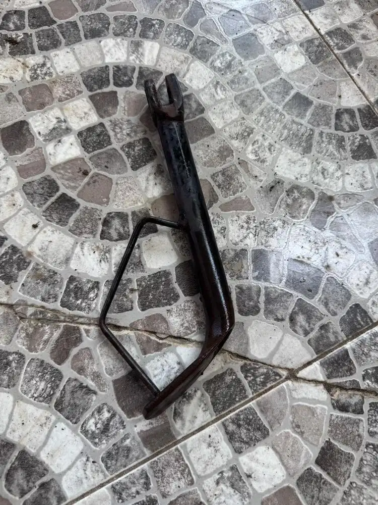 Standar samping dan standar tengah honda vario 125 KZR copotan