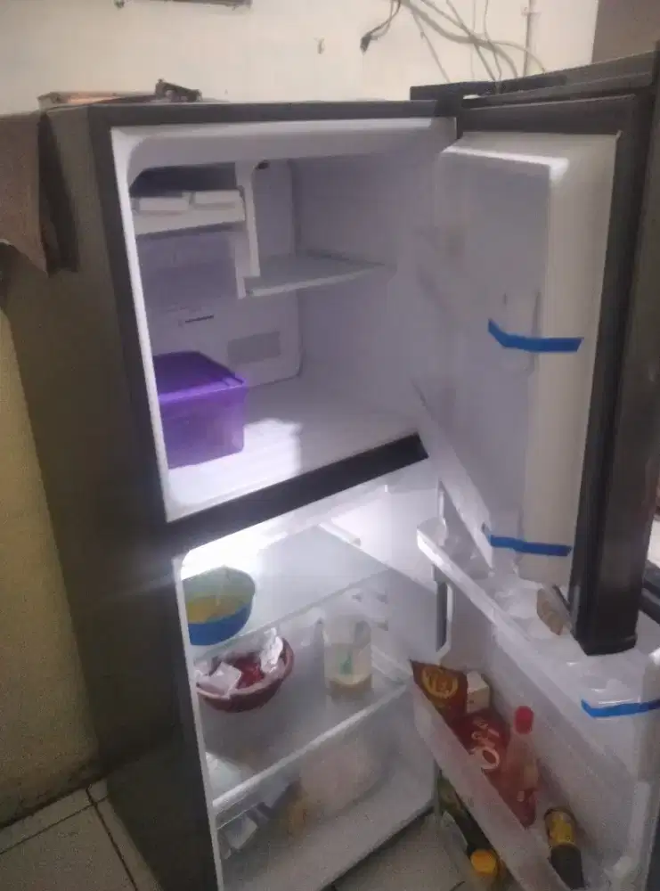 Kulkas Sharp Dua Pintu