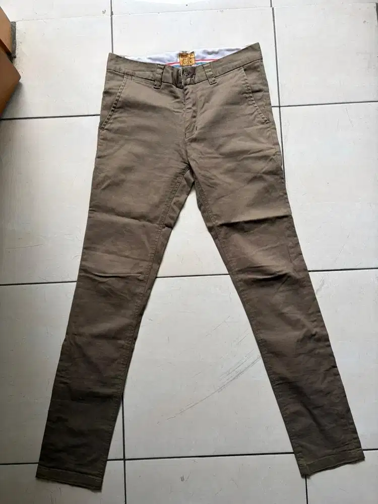 Celana Chinos & Jeans