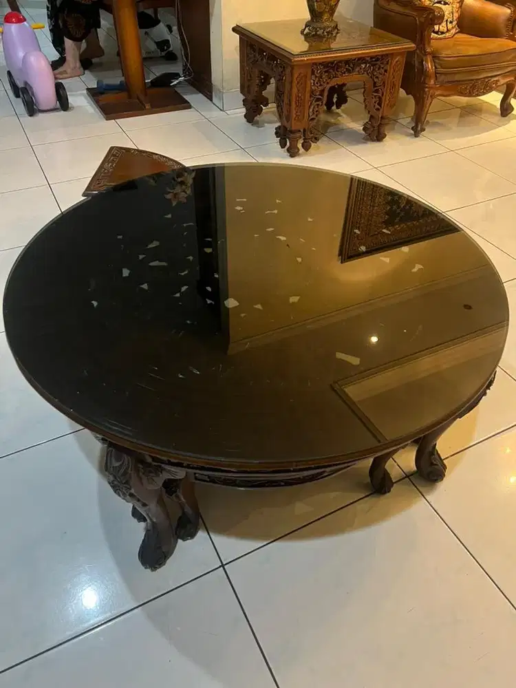 Meja Tamu Bundar Jati Klasik Nesting Table + 4 Anak Meja Kaca Hitam