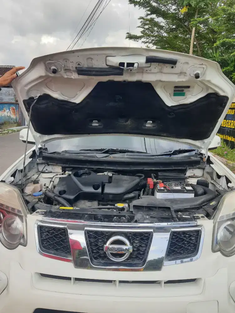 Mobil Nissan X-Trail Facelift 2012