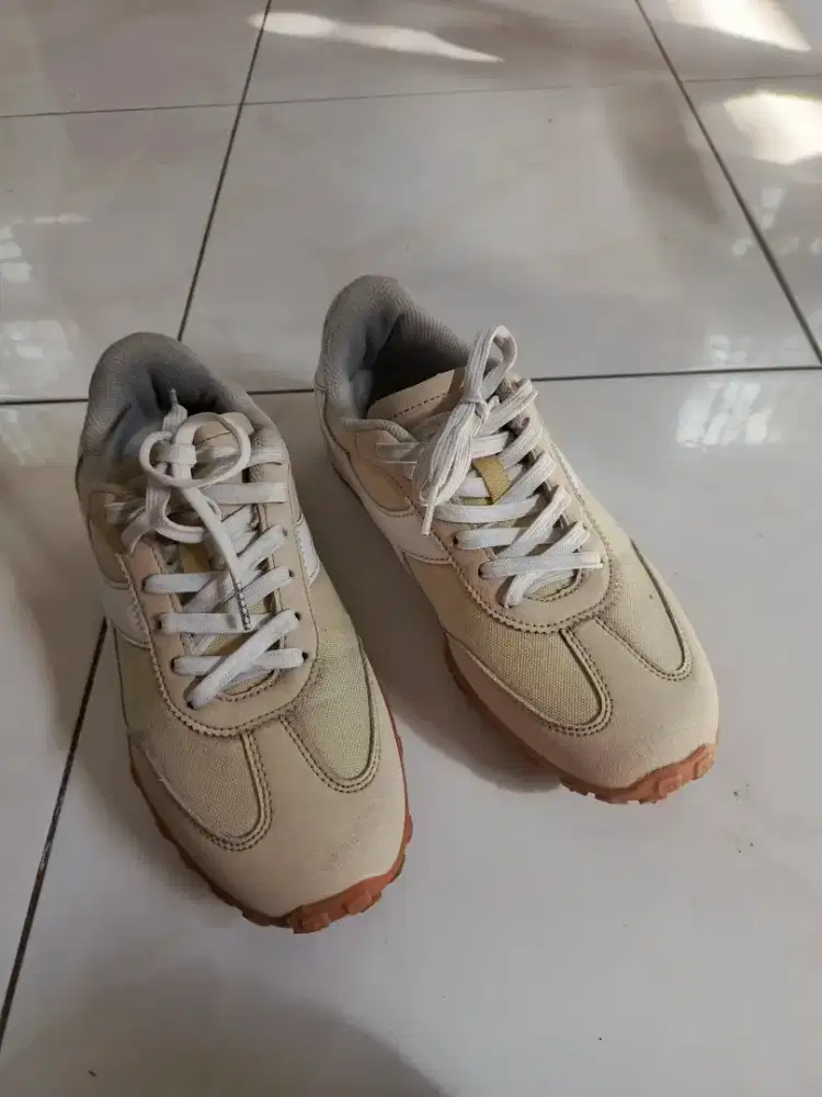 Sepatu Diadora & Ventela