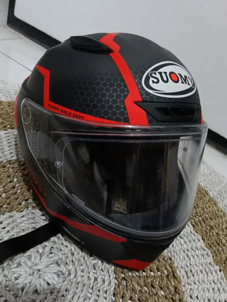 Helm Suomy Track 1
